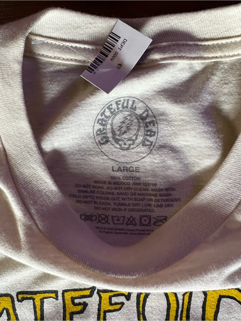Hot Topic Cream Grateful Dead Jester Skeleton Graphic Tee - Picture 4 of 7